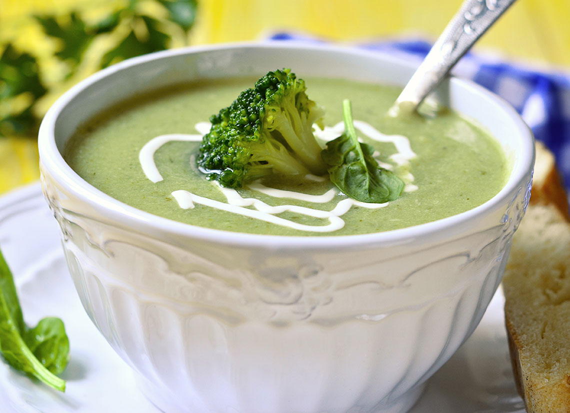 Supa-crema de broccoli cu smantana
